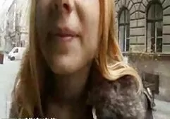 L'homme convainc video porno entre lesbienne la fille d'avoir des relations sexuelles en premier dans sa vie.