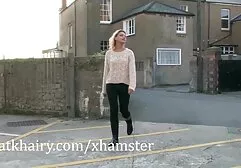 Un porn lebienne voisin qui mange un homme marié, alors que la femme n'est pas à la maison.