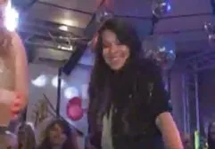 Chère Sarah surcharge rapidement la film lesbiene porno bite dure de l'amant.
