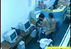 La film x gratuit lesbienne fille a un fort Cunnilingus un orgasme et des cris d'en haut