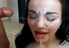 Gay adulte bites sucer pour un beau jeune homme et lui donner txxx lesbienne son cul dans la cuisine.