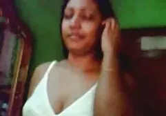 Belle-mère enseigne beau-fils et petite amie xxx black lesbienne Sexe.