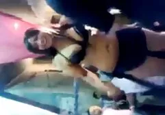 Avoir des relations sexuelles avec un homme au lit. xxx lesebienne
