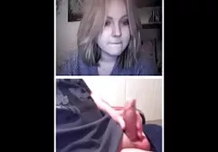 La beauté film porno lesbinne souffle et fait l'amour dans une maison privée.