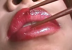 Groupe orgie à xxxlesbiennes l'extérieur avec un partenaire Asiatique