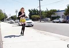 Un homme avec une femme chanceuse qui film x lesbienne amateur baise dans le cul