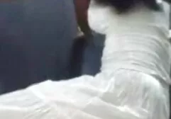 La lesbienne french xxx secrétaire adulte aime se mouiller.