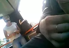 La mariée ayant video lesbienne xxx des relations sexuelles avec le chauffeur de taxi.