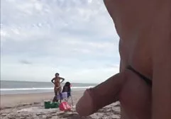 Les Blondes baisent un homme et obtiennent du sperme sur film x lesbienne streaming leurs lèvres.