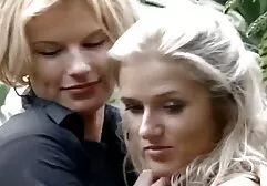 La femme aime une perruque avec des doigts enthousiastes parlant à lesbienne hd porn son mari.