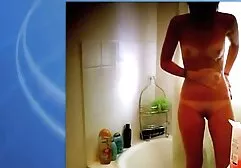 Nu lesbienne déterminé à essayer la 69 xxx esbienne poses dans sexe