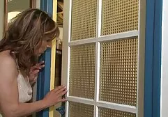Une Jolie Baise Les Compteurs D'Abord. lesbienne film porno