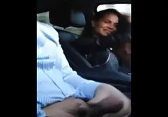Une fille nue au volant d'une série de programmes film porno x lesbienne de chat vidéo érotique RuNet