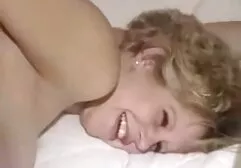 Entraîneur de film porno avec lesbienne jeunes joueurs de tennis.
