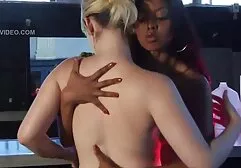 Belle lesbienne avec un porno mom lesbien doux baiser et baise un homme