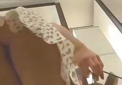 Brenna Étincelles extrait de film porno lesbienne Idiot.