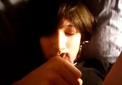 Deux seduction lesbienne xxx filles et un homme ont des trios anaux.