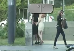 Homme ayant des relations sexuelles avec Secrétaire sexe avec des vidéos x de lesbienne gros seins naturels