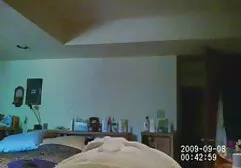 Comme un vrai homme, un homme qui lèche film lesbienne porno son chapeau pour sa jolie fille.