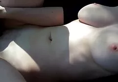 Tan blonde montre érotique lesbiene xx en bas