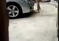 Mulattes lesbienne viol porn caresse son vagin avec un gode.