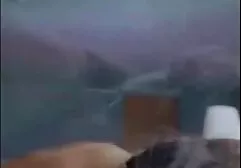 Une video lesbienne xx pute avec des lunettes, style bdsm, sucer le bébé et a une fronde dans le chat Ero.