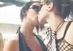 Blonde lesbienne, lesbienne black xxx lesbiennes, un chapeau avec un gros sex toy.