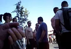 Un homme porte video xxx lesbienne un homme gay et a une bite à sa place.